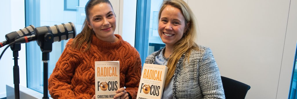 Bilde av Betina og Trine fra podcast-innspillingen 