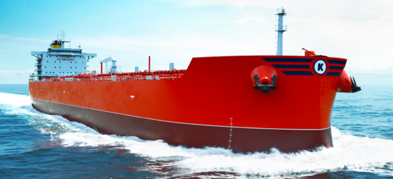Bilde av en av båtene til  Klaveness AS på havet